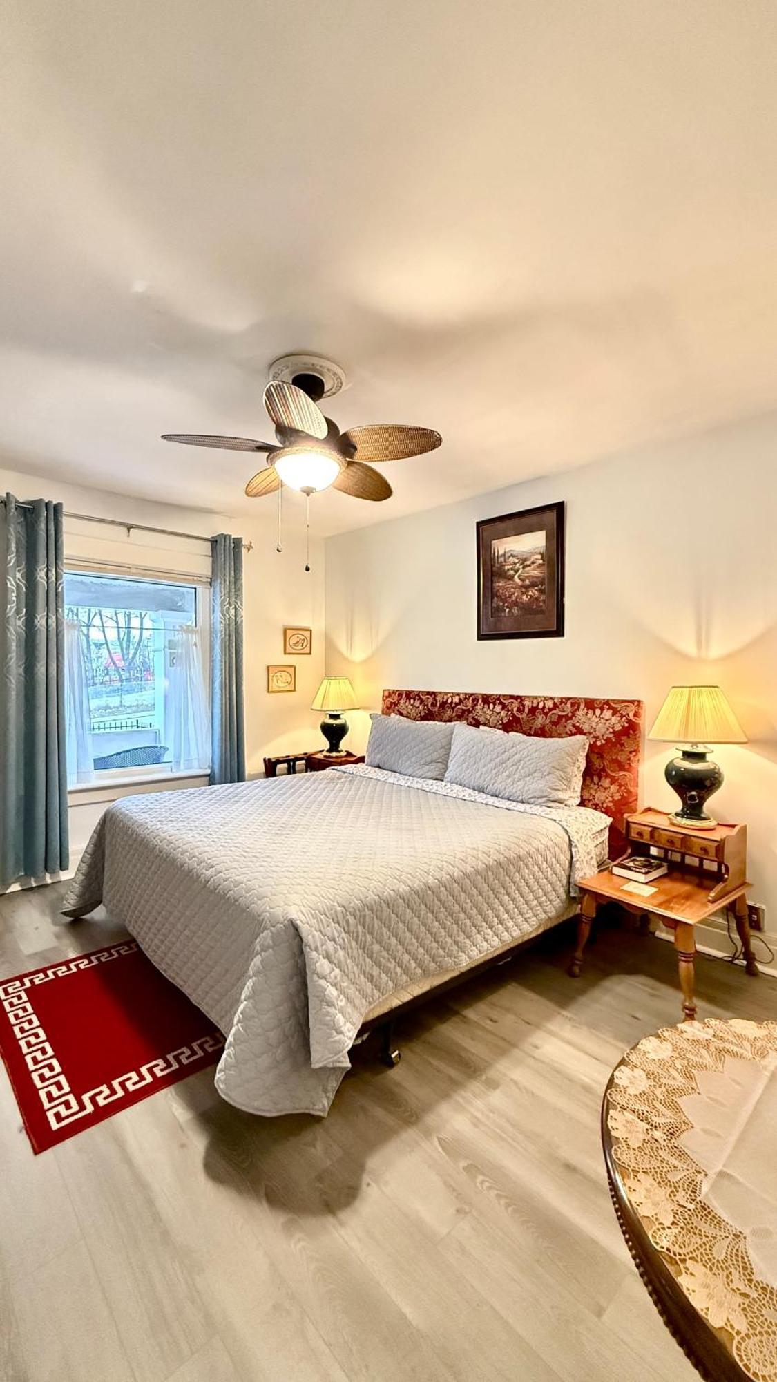 Adorable 2-Bedroom Unit With Jacuzzi Beside Falls Niagara Falls Exterior photo