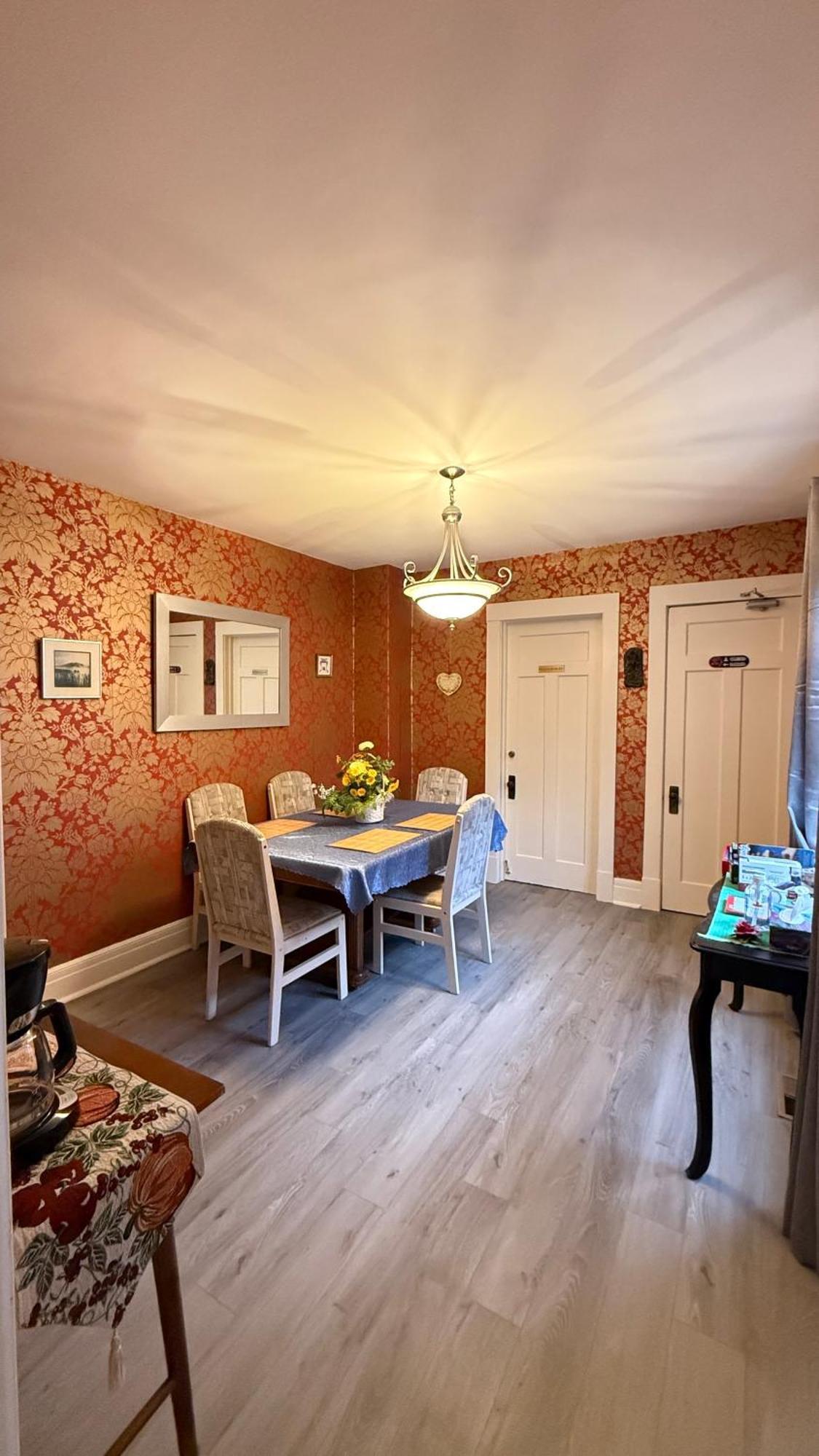 Adorable 2-Bedroom Unit With Jacuzzi Beside Falls Niagara Falls Exterior photo